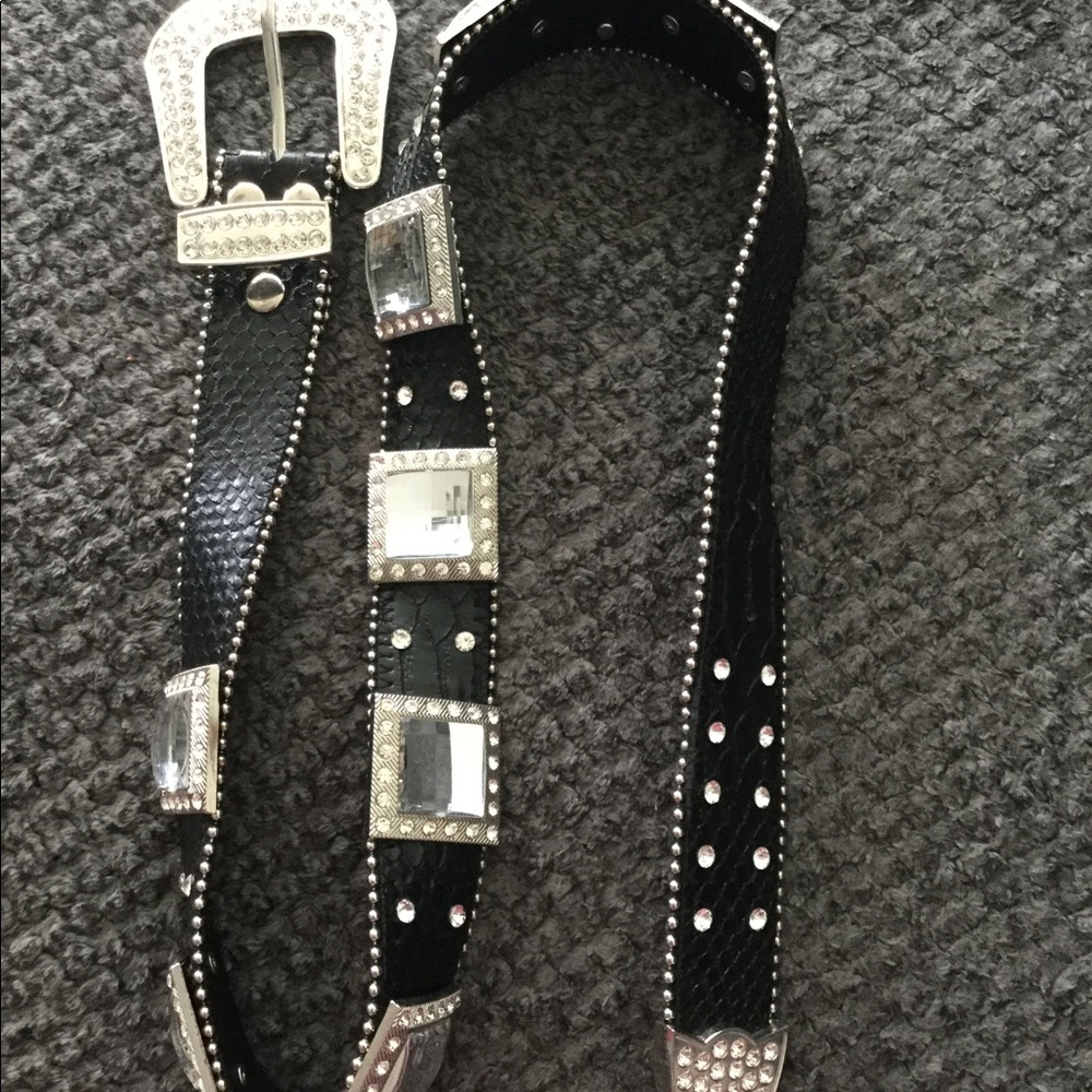 The Buckle Rhinestone Belt - Picture 5 of 8
